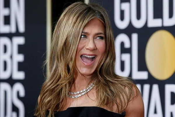 Demi Moore,Victoria Beckham, Almeda Abazi... Ünlüler, şimdi de sülük tedavisi için sıraya girdi:-7