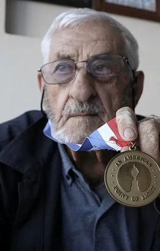 Vatan sevdası 'Baki'! Doğduğu topraklara 66 yıl sonra döndü