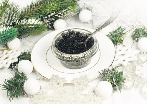 gurme-vedat-milor-gozunu-bulent-ersoyun-yilbasi-menusune-dikti-divayi-tiye-aldi-1577657642665.jpeg Gurme Vedat Milor gözünü Bülent Ersoy’un yılbaşı menüsüne dikti! Diva'yı ti'ye aldı...-2