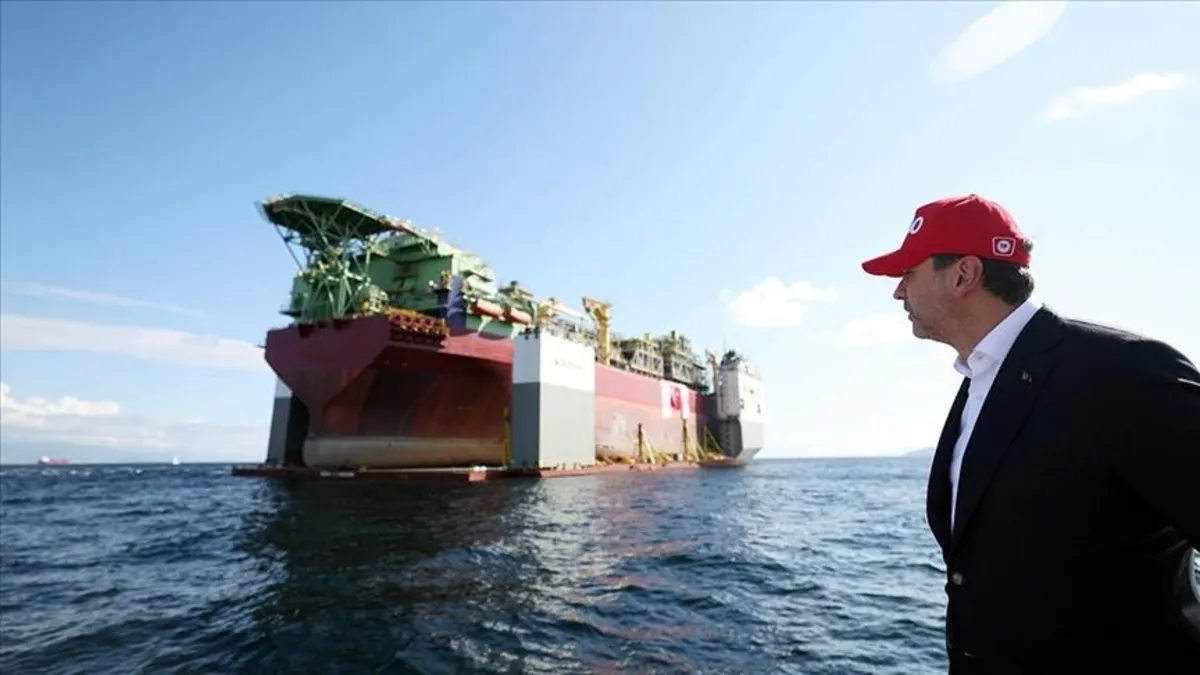 Bakan açıkladı: Karadeniz'deki doğal gaz üretimi iki katına çıkıyor! Yüzer platform tarihi günde İstanbul Boğazı'nı geçecek