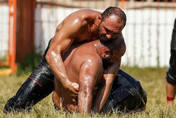 son-dakika-660-tarihi-kirkpinar-yagli-gureslerinde-baspehlivan-ali-gurbuz-oldu-1626018837549.jpeg Son dakika: 660. Tarihi Kırkpınar Yağlı Güreşleri'nde başpehlivan Ali Gürbüz oldu-6