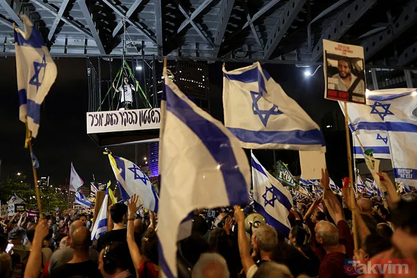 Tel Aviv'de kafesli protesto! Onlarca İsrailli, Netanyahu'nun istifası için sokaklara döküldü: Sen baştasın, sen suçlusun - 29