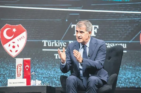 Sabah Gazetesi tarafından düzenlenen forumda konuşan Ahmet Nur Çebi: Fenerbahçe algısını yıkacağız-7