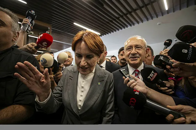 6'lı masayı karıştıracak bomba iddia: Meral Akşener Kemal Kılıçdaroğlu'yla "koltuğu" için anlaştı! CHP'li gazetecileri susturun talimatı verdi