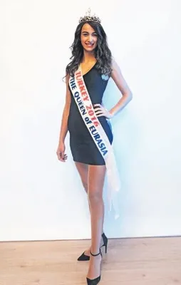 Kraliçe’ye nazar değdi