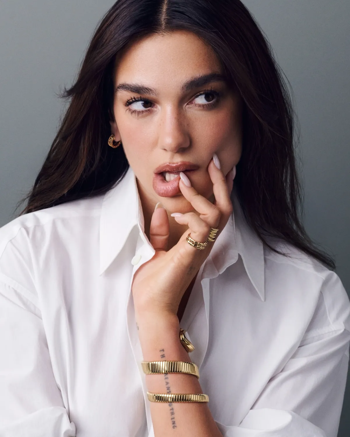 dua-lipa-evleniyor-yilin-dugununden-ilk-detaylar-sizdi-callum-turner-1780062071113.jpg Dua Lipa evleniyor! Yılın düğününden ilk detaylar sızdı-7