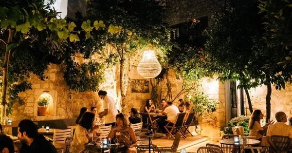 Son Dakika Mekanlar Saat Kacta Kapanacak Kafeler Berber Ve Kuafor Calisma Saatleri Degisti Mi Takvim