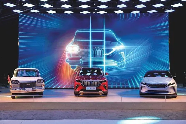 kafa-ayni-kafa-gecmiste-yerli-otomobil-devrime-de-boyle-karsi-cikmislardi-1667229036187.jpeg Kafa aynı kafa! Geçmişte yerli otomobil Devrim'e de böyle karşı çıkmışlardı-6