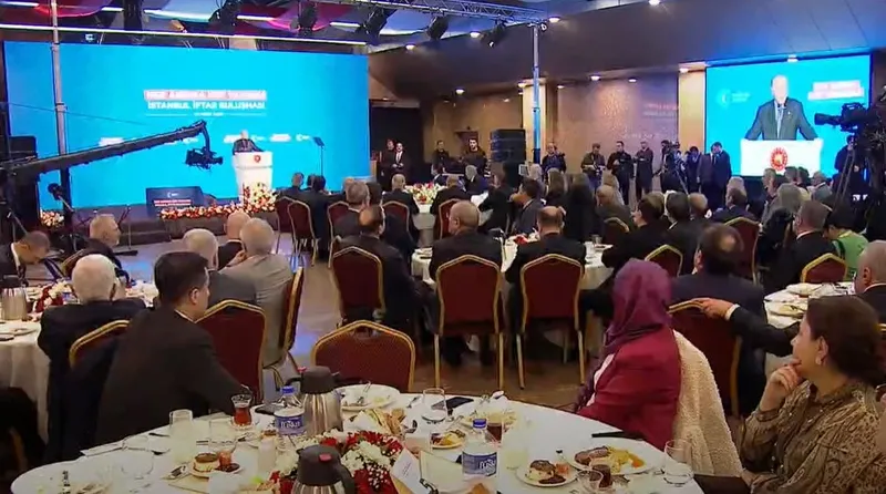 baskan-erdogandan-her-aninda-hep-yaninda-istanbul-iftar-bulusmasinda-onemli-aciklamalar-1711216499424.jpeg Başkan Erdoğan'dan Her Anında Hep Yanında İstanbul İftar Buluşması'nda önemli açıklamalar-3