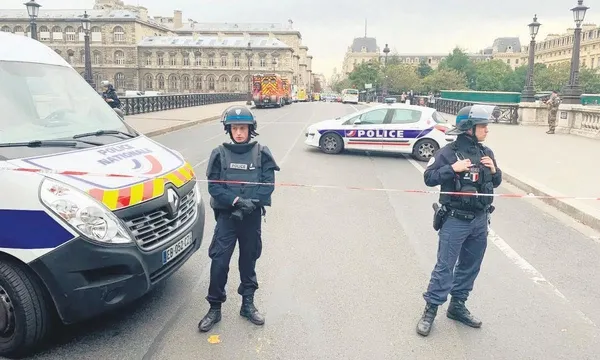 iste-fransiz-adaletinin-gercek-yuzu-1694207731880.jpeg İşte Fransız adaletinin gerçek yüzü! Polis Türk gencini göz göre göre öldürdü: Suçlu genç ilan edildi-4