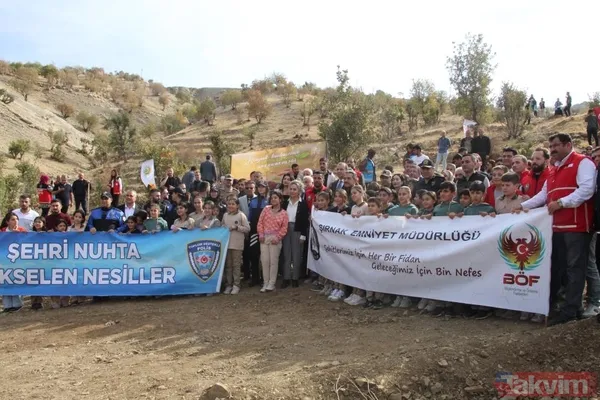 Aydın'ın 17 Ayrı Noktasında Toplam 7 Bin Fidan Toprakla Buluştu. Aydın'ın 17 İlçesinde Gerçekleştirilen Fidan Dikim Etkinliklerinde Binlerce Fidan Toprakla...