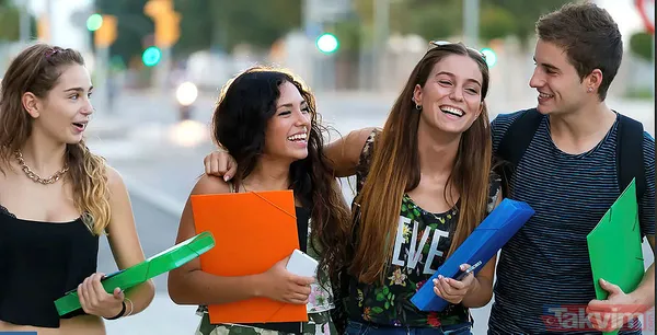 Derslere Devamlılık Gösteren Öğrenciler Akademik Başarısızlıktan Dolayı Burs Kaybı Yaşamazlar. Koç Üniversitesi Programlarına Burslu Olarak Yerleştirilen...