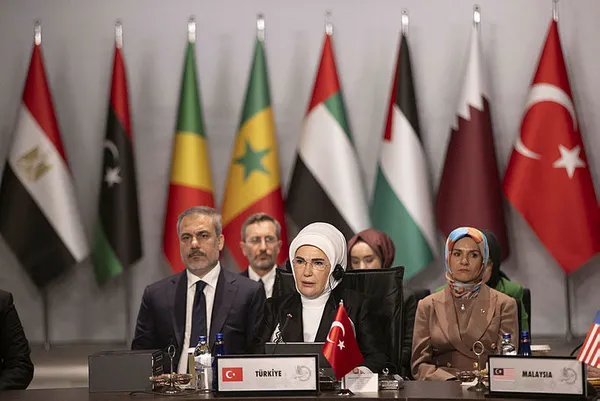 İstanbul'da Gazze Zirvesi! Emine Erdoğan: Bu vahşeti durdurmak için hangi ölüm eşiğini bekliyorsunuz?-5