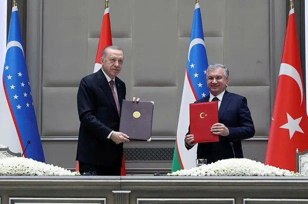 baskan-erdogan-ve-ozbekistan-cumhurbaskani-sevket-mirziyoyevden-onemli-aciklamalar-10-anlasma-imzalandi-1648582179908.jpeg Başkan Erdoğan ve Özbekistan Cumhurbaşkanı Şevket Mirziyoyev'den önemli açıklamalar: 10 anlaşma imzalandı-2