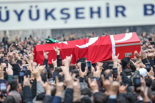 sinan-ates-cinayeti-gozaltina-alinan-3-kisi-tutuklandi-1672771815894.jpg Sinan Ateş cinayeti: Gözaltına alınan 3 kişi tutuklandı-2