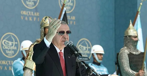 Mühür 1071 hedef 2071! Başkan Erdoğan'dan Malazgirt'te tarihi açıklamalar: "Davamız Hakk'a yürüyüşümüz Türkiye Yüzyılı'na"