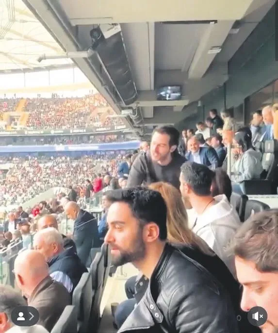 Sosyetik Hakan Sabancı, Alya ile Beşiktaş maçını özel locada izledi-2