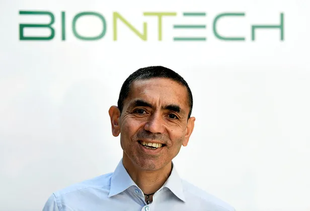 dunyanin-bekledigi-asinin-arkasindaki-iki-turk-1605081717374.jpg Dünyanın beklediği koronavirüs aşısının ardındaki kahramanlar: Uğur Şahin ve Özlem Türeci-5