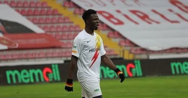 irfan-can-kahveciyi-fenerbahceye-kaptiran-galatasaray-ndayishimiyeyi-de-basaksehire-kaptirdi-1612193907357.jpeg İrfan Can Kahveci'yi Fenerbahçe'ye kaptıran Galatasaray, Ndayishimiye'yi de Başakşehir'e kaptırdı!-5