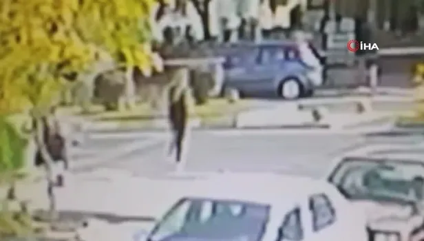 Yer: Kırklareli... Yaya geçidinden geçmek isteyen kadına otomobil çarptı! Metrelerce havaya uçtu...
