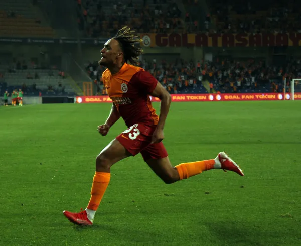 1639557448543.jpg Galatasaray'da Sacha Boey sevinci! Geri dönüyor-2