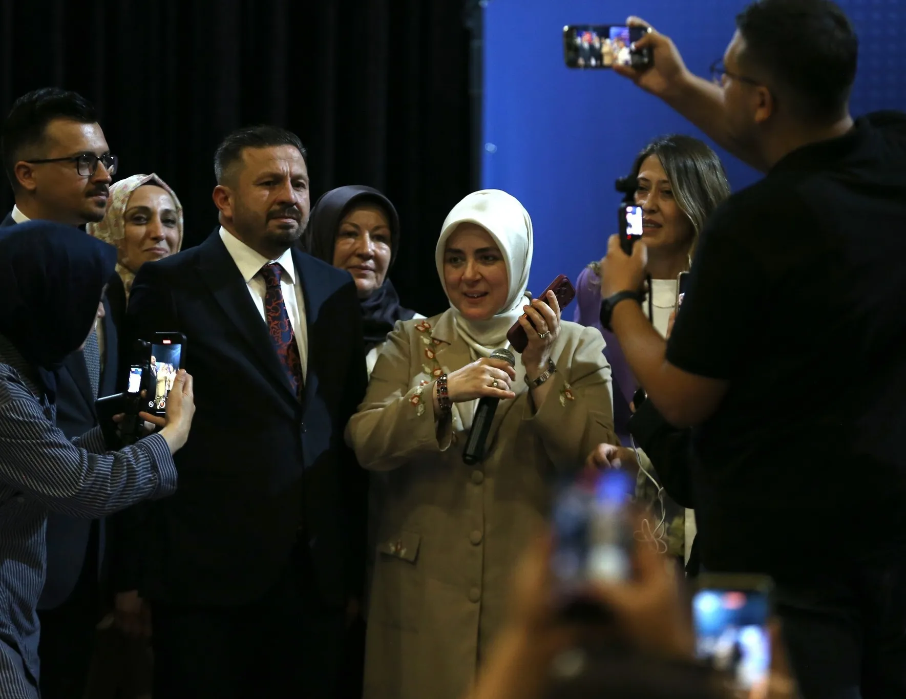 AK Parti’den Balıkesir’de Kadın Buluşması etkinliği! Başkan Erdoğan telefonla bağlandı