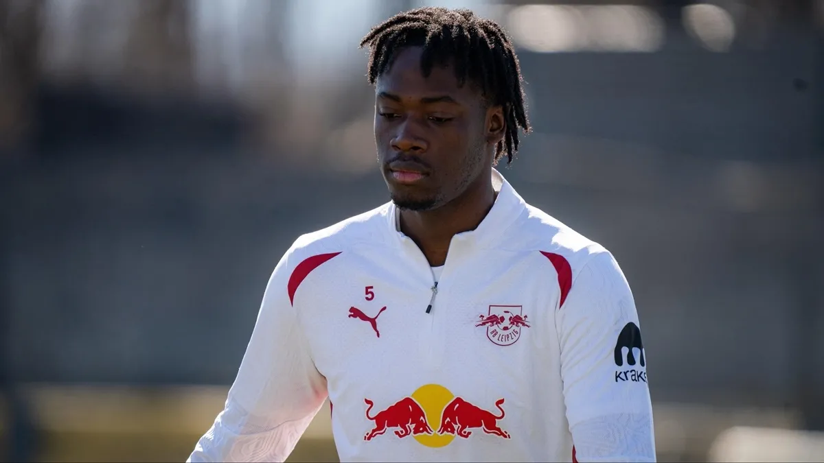 Galatasaray, El Chadaille Bitshiabu ile Savunma Hattını Güçlendirmeyi Hedefliyor