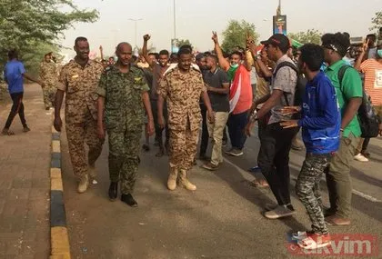 Sudan’daki darbede flaş gelişme! Genelkurmay Başkanlığı karargahında silah sesleri