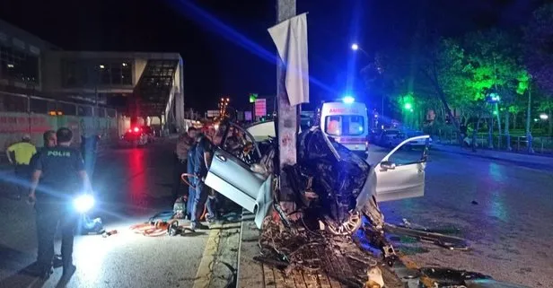 Ankara’da direğe çarpan araç hurdaya döndü: 1 ölü