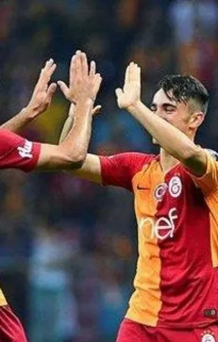 Galatasaray'ın kiralık verdiği Yunus Akgün ve Emre Akbaba takımdaki 3 forvetten 10 gol daha fazla katkıda bulundu