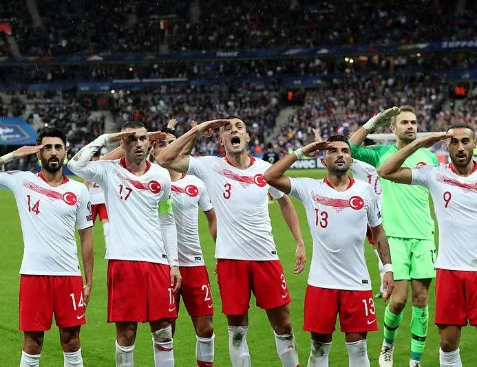 Devleri peşlerine taktılar