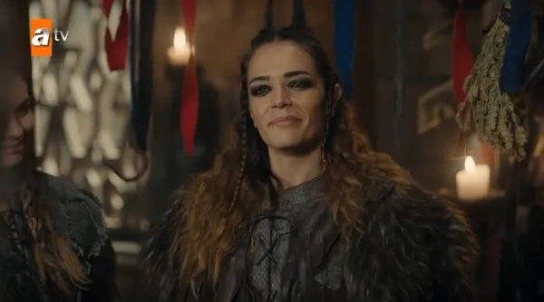 destanda-duygusal-sahne-alpagu-han-colpandan-akkizi-batugaya-istedi-1654631169499.jpg Destan’da duygusal sahne: Alpagu Han, Çolpan’dan Akkız’ı Batuga’ya istedi-4