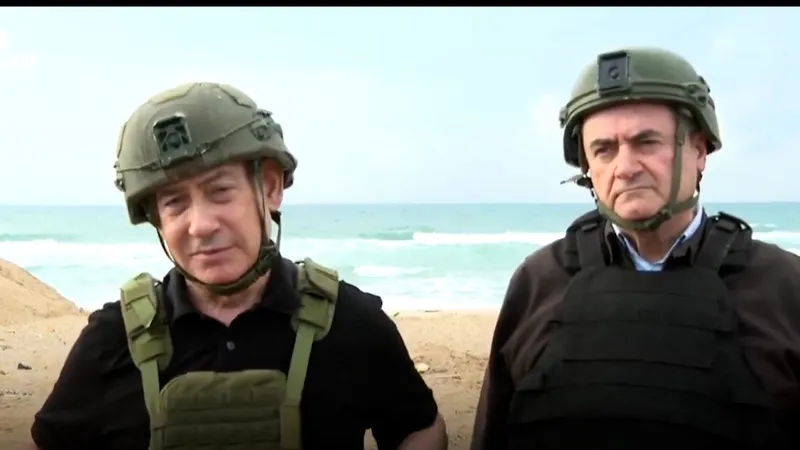 eli-kanli-katil-netanyahu-ve-katz-gazzeyi-ikiye-bolen-netzarim-koridoruna-gitti-katliama-devam-mesaji-1732046385663.jpeg Eli kanlı katil Netanyahu ve Katz Gazze'yi ikiye bölen Netzarim Koridoru'na gitti: Katliama devam mesajı-4