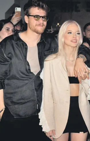 Oyuncu Burak Yörük müzik şirketi kurdu! İlk projesi ise sevgilisi Tuana Yılmaz'a jest oldu