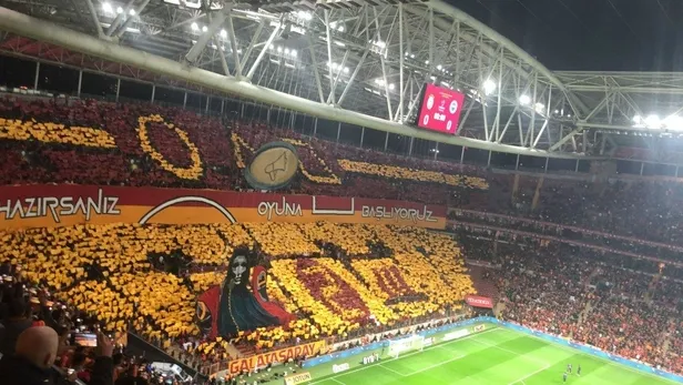 galatasaraydan-fenerbahceye-squid-gameli-gonderme-dikkat-ceken-koreografi-1637511067387.jpeg Galatasaray'dan Fenerbahçe'ye 'Squid Game'li gönderme! Dikkat çeken koreografi...-4