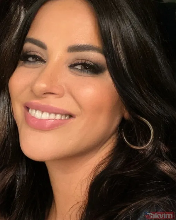 Hadise'nin sahne kostümleri olay olmuştu! 48’lik şarkıcı Zara’dan itiraf geldi! “Herkes kendine neyi yakıştırıyorsa onu giyer ama...” - 5