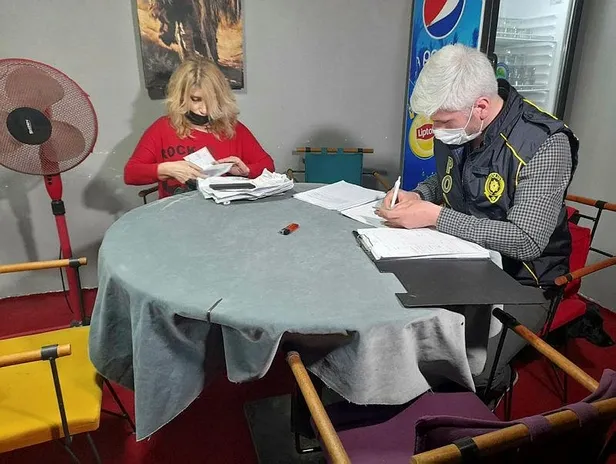SON DAKİKA: Polisi gören terasa kaçtı! Bağcılar'da 6 mekana kumar baskını: 95 kişiye 329 bin 555 TL para cezası-5