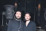Şarkıcı Yalçın Topyanak’tan Suadiye’de sahne şov! Sakiler Grubu’nun solisti Hasan Gözetlik’ten tam destek
