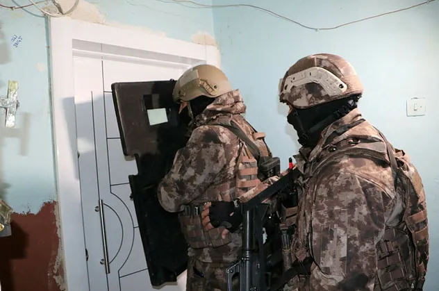 Denizli'de FETÖ/ PDY operasyonu! 9 kişi kıskıvrak yakalandı