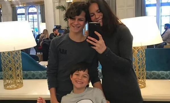 Ebru Şallı'nın lenfomadan ölen oğlu Pars, videosuyla yürek sızlattı! "Ben anneme aşığım"-7