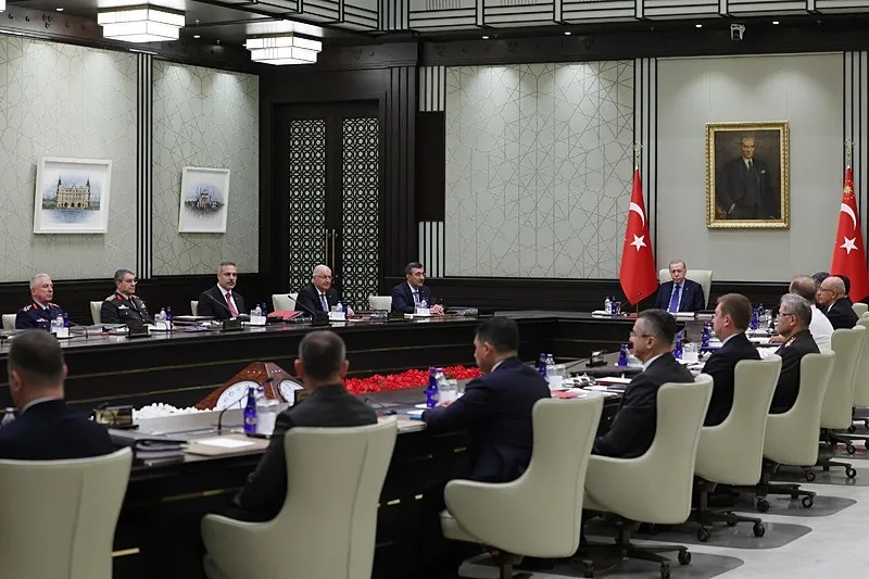 azim-ve-kararlilik-vurgusu-mgknin-ana-gundemi-terorsuz-turkiye-feto-tamamen-bertaraf-edilecek-1786035590561.jpeg Azim ve kararlılık vurgusu: MGK'nın ana gündemi Terörsüz Türkiye! FETÖ tamamen bertaraf edilecek-3