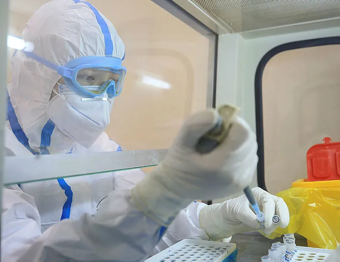 Koronavirüsle mücadele eden İngiliz doktordan acı mektup!