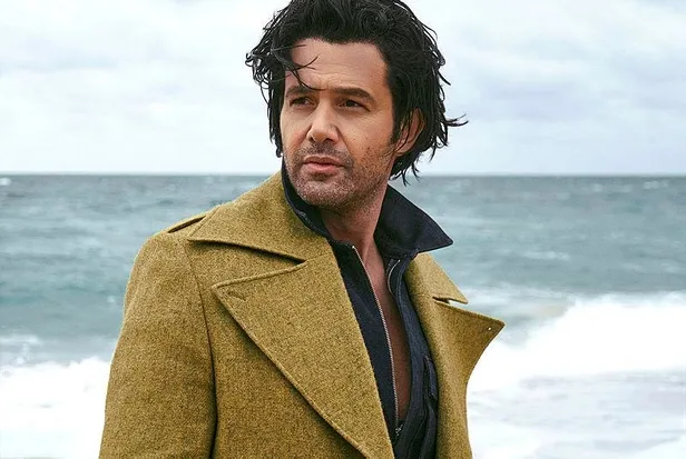 Kendisi benim stilistim olur diyerek tanıttığı güzelle el ele görüntülenen ünlü şarkıcı Keremcem yakayı ele verdi!-2