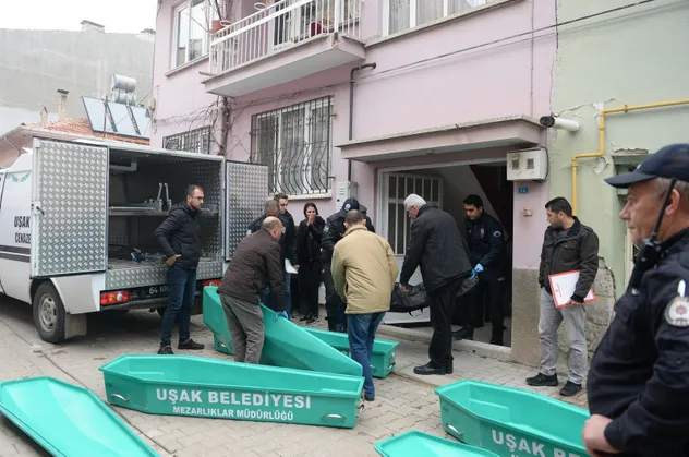 Uşak'ta biri engelli 3 kardeş evlerinde ölü olarak bulundu