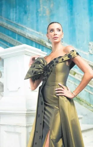 Özge Ulusoy emlak kraliçesi oldu! Ünlü model beş lüks dairesi ile...