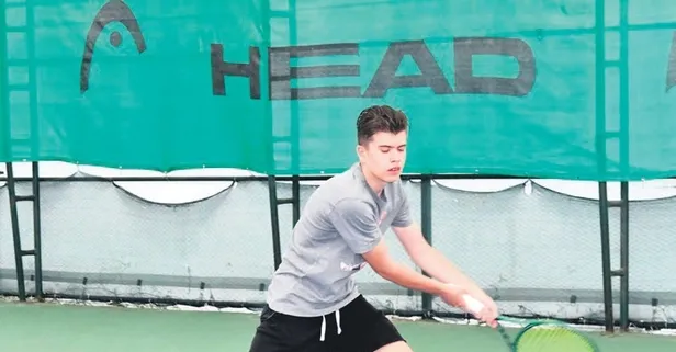 Azmiyle fiziksel engellerini yendi | Otizmli Ata 1.5 yılda tenis milli takımına girmeyi başardı