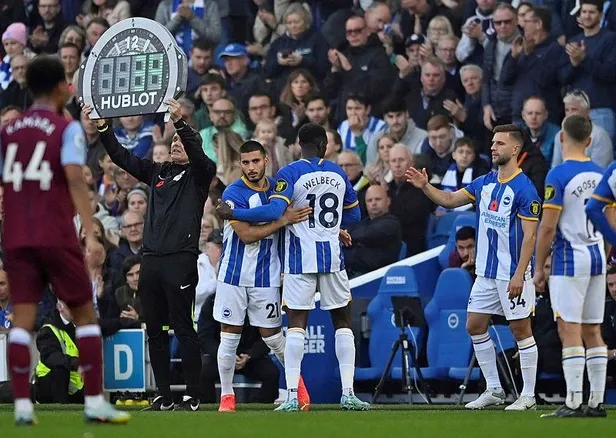 deniz-savaslari-galatasaraydan-sonra-fenerbahce-de-brightonin-turk-forveti-icin-dugmeye-basti-1669683997007.jpeg Deniz savaşları! Galatasaray’dan sonra Fenerbahçe de Brighton’ın Türk forveti için düğmeye bastı-2