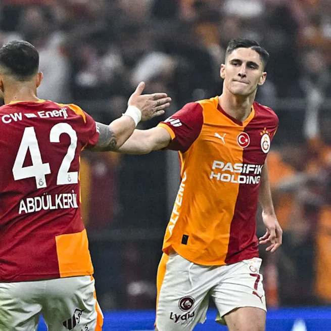 Galatasaray’a Roland Sallai şoku!