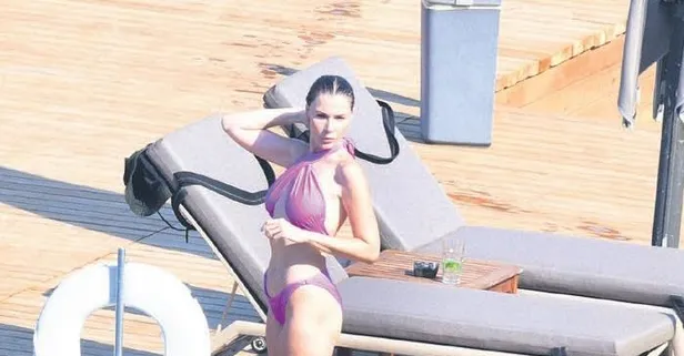 Ünlü oyuncu Hatice Şendil, pembe renkli bikinisiyle dikkat çekti