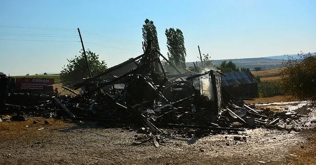 Kurban eti için yakılan ateş 2 katlı evi küle çevirdi